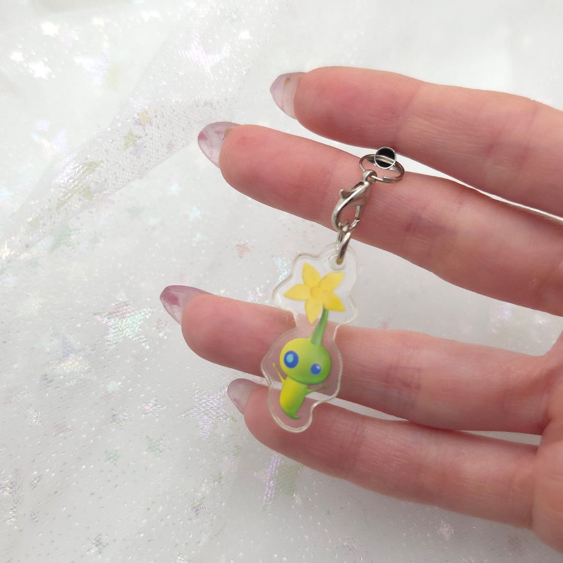 Glow Pikmin Phone Charm